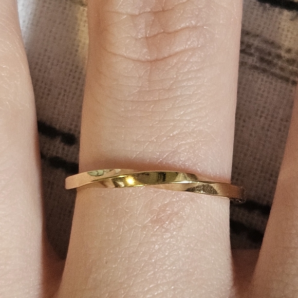 Helix gold ring - Picture 2 of 4